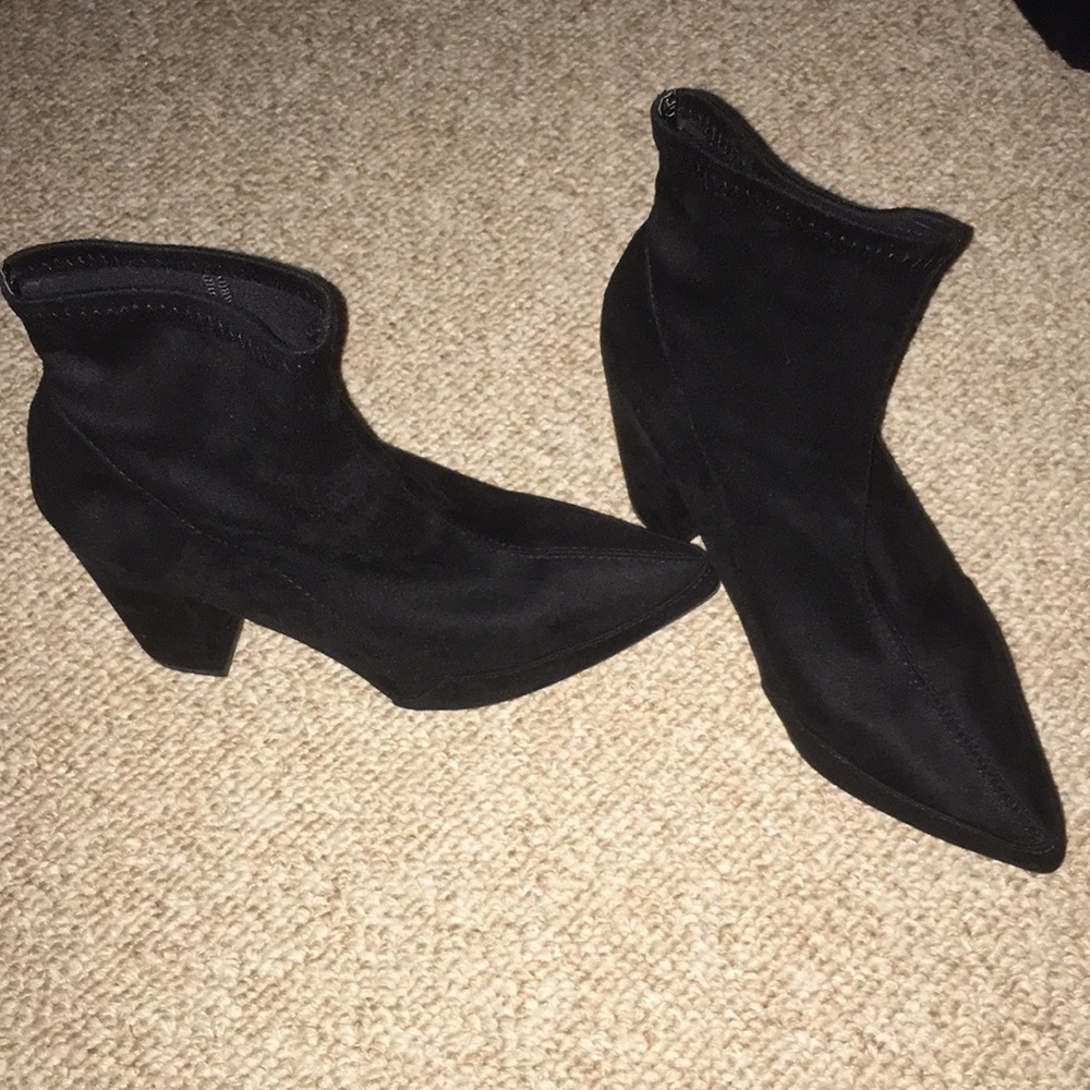 Suede black heels